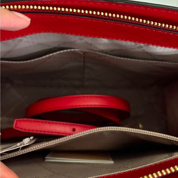 Michael Kors Sheila Medium Satchel in Bright Red, Brand New with Tags - Picture 6 of 7